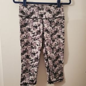 Victoria's Secret VSX Sport | Floral Knockout Crop Leggings